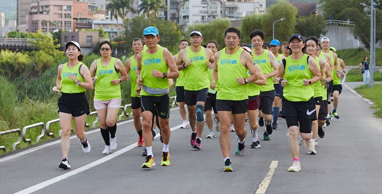 【聯合報】康軒夏日熱血跑　創三贏(李定宇／新北報導)<br 