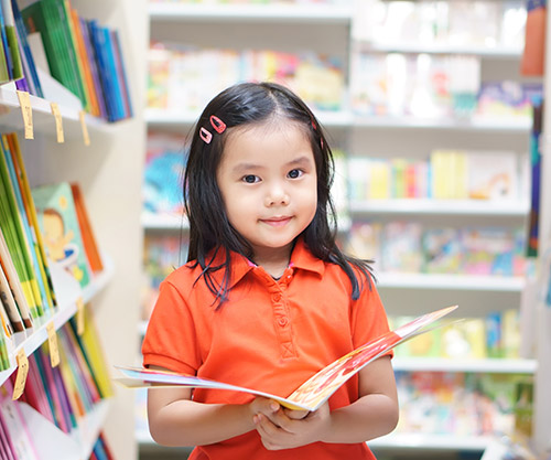 陪伴孩子閱讀生活、認識世界，為孩子開啟學習之門。